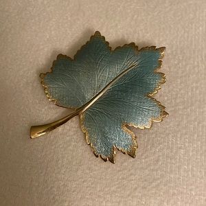 Giovanni Leaf Brooch